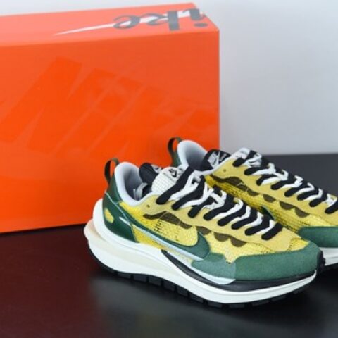 D03G4 纯原Sacai X NIKe regasus vaporrly SP 华夫三代3.0走秀运动跑鞋 货号：CV1363 700