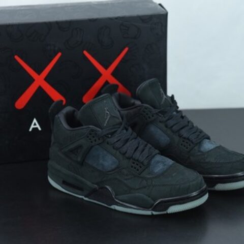 KAWS x Air Jordan 4 Black AJ4 黑麂皮限量联名 夜光水晶中帮男士运动鞋930155-001