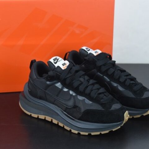 M05M5 TOP纯原出货 Sacai X NK regasus vaporrly SP 华夫三代3.0走秀运动跑鞋 货号：DD1875-001