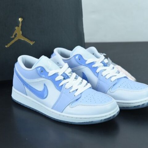 Air Jordan 1 Low Mighty Swooshers AJ1 低帮 雾霾蓝 动漫 货号：DM5442-040