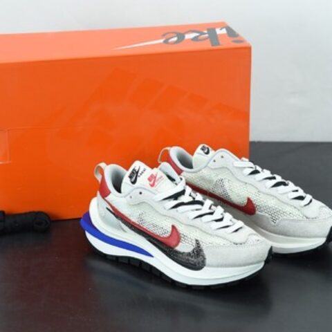 Sacai x Nike VaporWaffle"Grey/Black/Blue/Red"改良马拉松解构设计前卫变形三层底休闲慢跑鞋 货号：CV1363-100