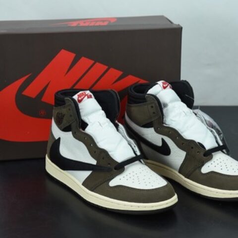 Travis Scott x Air Jordan 1 YY Retro High OG "Cuctus Jack"  AJ1乔1 反向钩倒钩高帮鞋 货号：CD4487-100