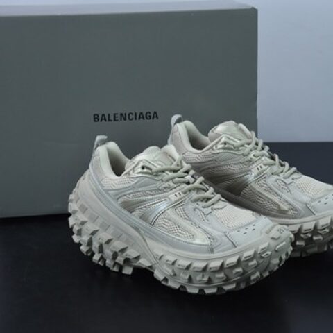 D03G7 巴黎世家/Balenciaga 巴黎世家运动鞋轮胎花纹鞋货号：685611W2RA69700