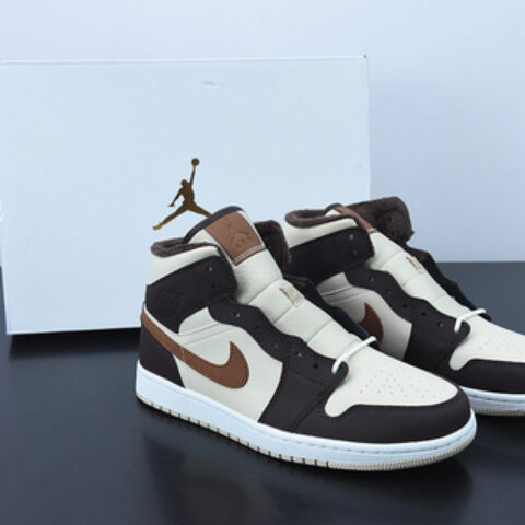Air Jordan 1 Mid AJ1乔1中帮文化篮球鞋玄武岩棕 货号：DO6699-200