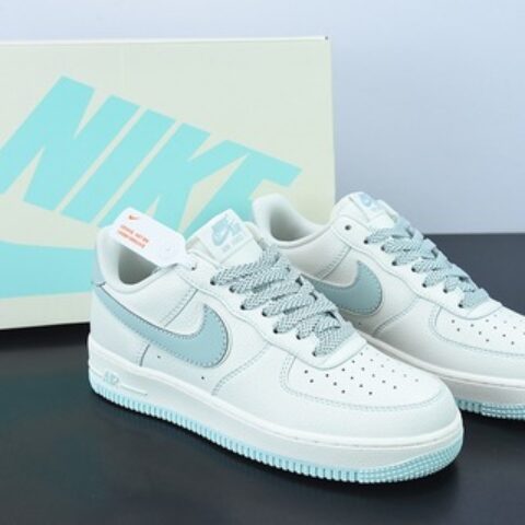Nk Air Force 1'07 Low 天蓝色 空军一号满天星低帮休闲板鞋 货号TU6536-156