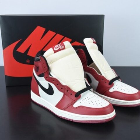Air Jordan 1 Retro High OG " Chicago Reimagined " 做旧芝加哥高帮运动鞋 货号 ：DZ5485-612