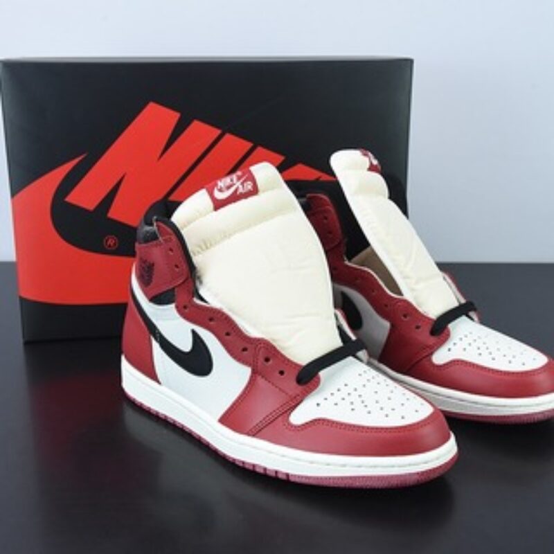 Air Jordan 1 Retro High OG " Chicago Reimagined " 做旧芝加哥高帮运动鞋 货号 ：DZ5485-612