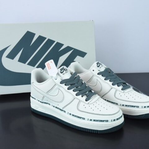 K09L3 纯原Uninterrupted x Air Force 1 "MORE THAN"“白绿签名涂鸦3M”低帮运动鞋  货号：UI8969-639