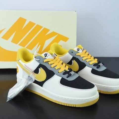 Nike Air Force 1 Low 笑脸双勾 空军一号低帮运动休闲板鞋货号：AF1234-004
