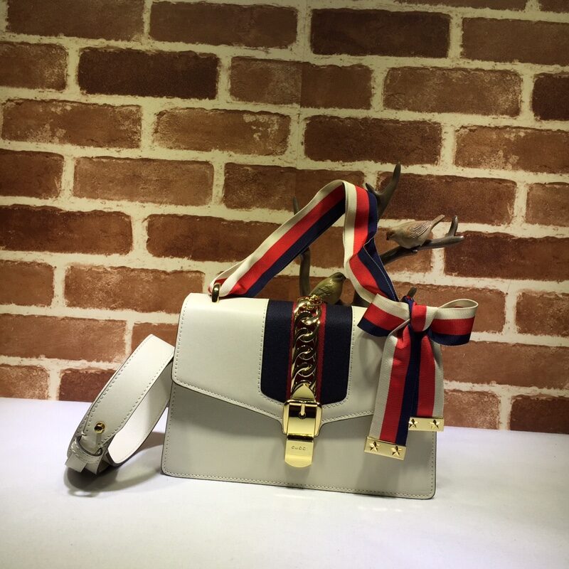 GUCCI古驰Sylvie系列小号肩背包421882