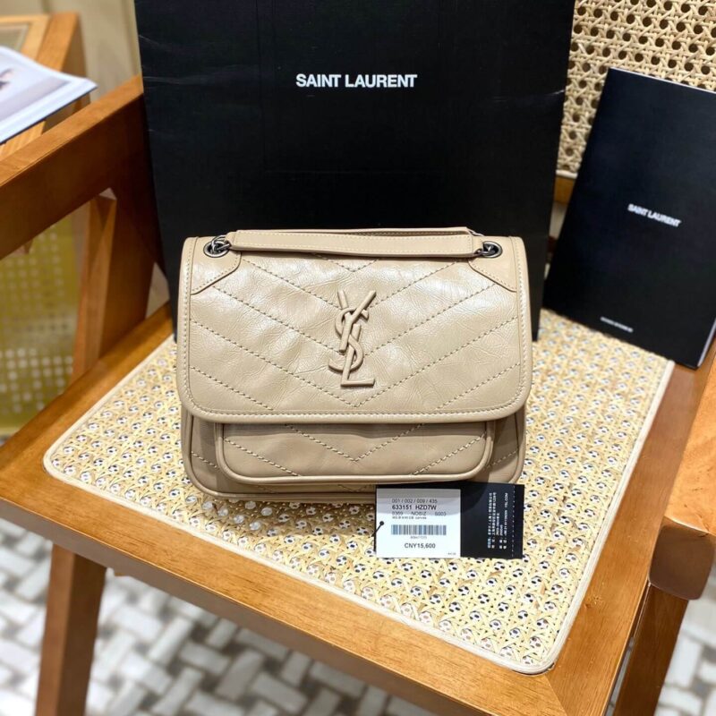 YSL Niki 22CM 邮差包 633151浅杏色/银链