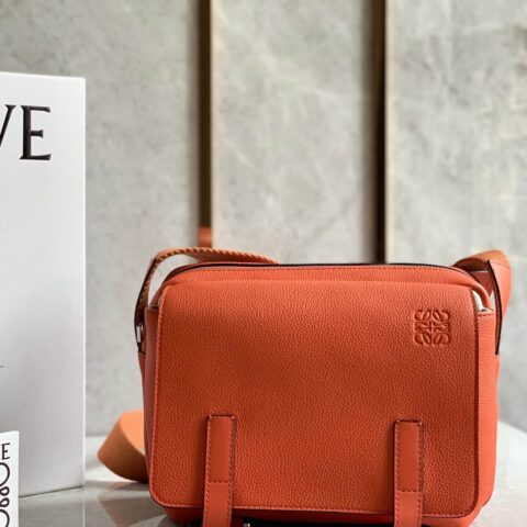 LOEWE罗意威 Military Messenger最新版信使包 0339橘色