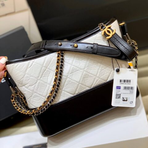 CHANEL Gabrielle hobo bag 中号流浪包 AS1521白色