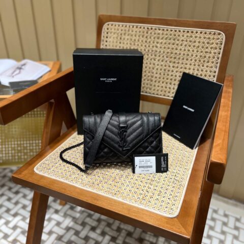 YSL ENVELOPE 21CM 小号粒面压花绗缝真皮信封包 526286黑色/黑扣
