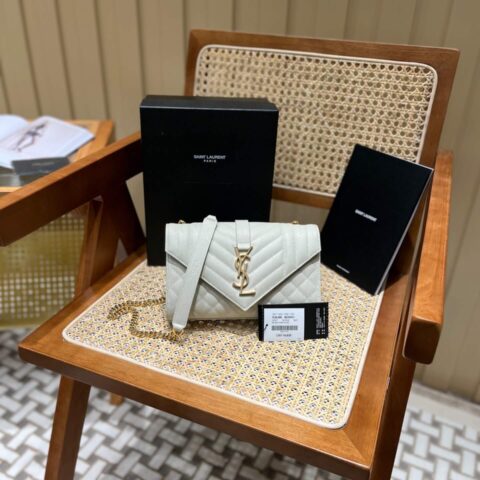 YSL ENVELOPE 21CM 小号粒面压花绗缝真皮信封包 526286白色/金扣