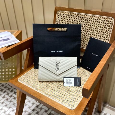 YSL MONOGRAM WOC 22.5CM 鱼子酱信封包 377828白色/银扣