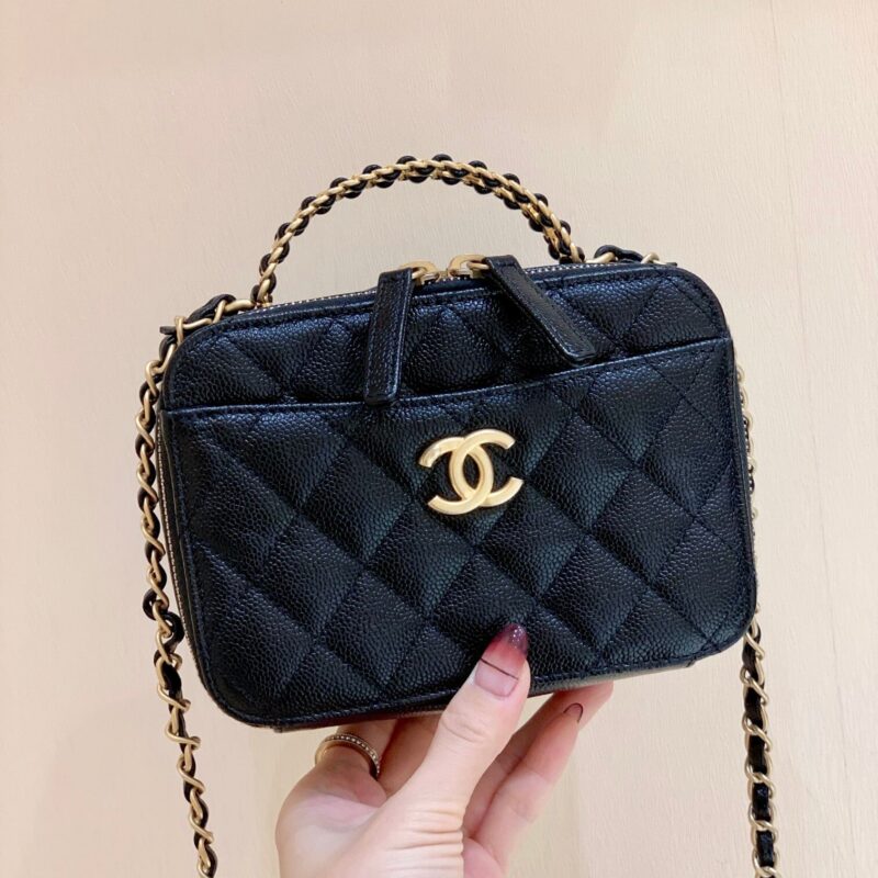 CHANEL 𝗩𝗮𝗻𝗶𝘁𝘆 𝗰𝗮𝘀𝗲 复古手柄相机包 AS3221黑色