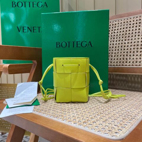 Bottega Veneta CASSETTE 14CM 编织水桶包 680217柠檬奇异果绿