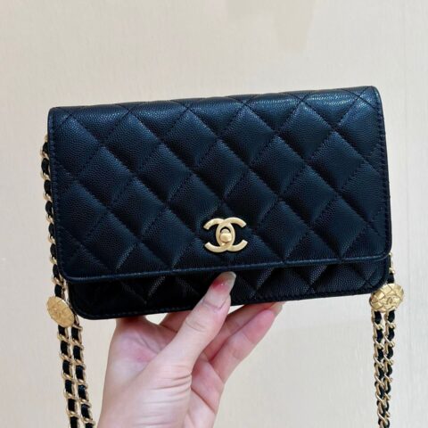 CHANEL 22A高级手工坊系列金币WOC链条包 AP2840黑色