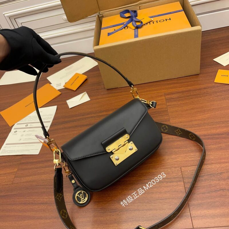 LV M20393 SWING BAG