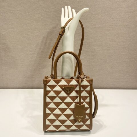 PRADA普拉达独特刺绣织物面料托特包1BA355