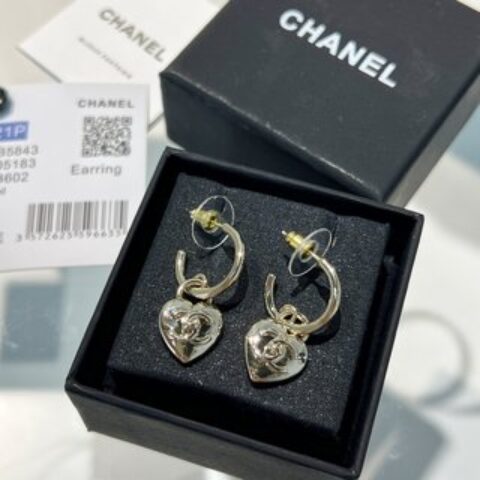 新款☑️CHANEL香奈儿桃心爱心耳钉耳环