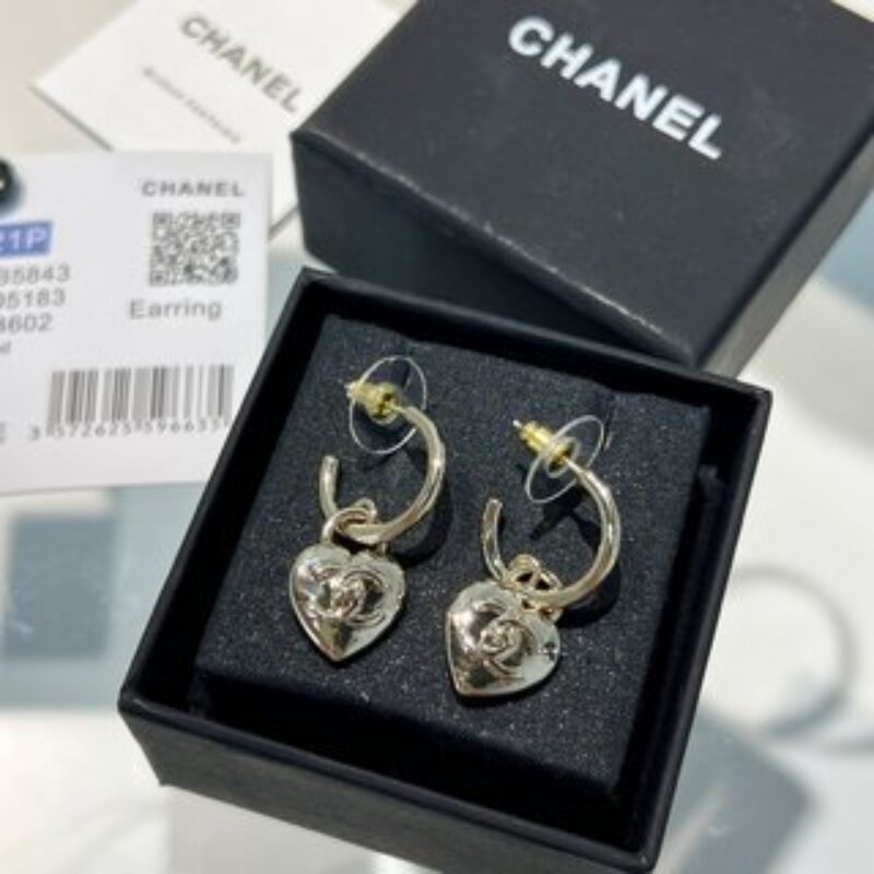 新款☑️CHANEL香奈儿桃心爱心耳钉耳环