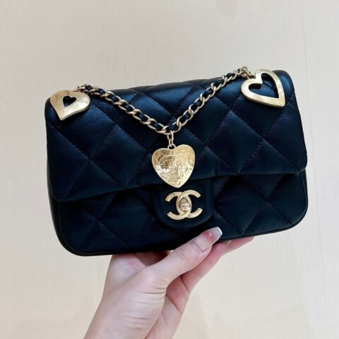 CHANEL CF限量版爱心吊坠链条包 AS3457黑色
