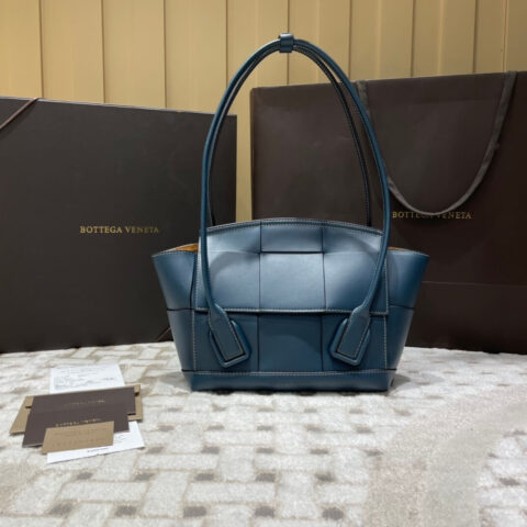 Bottega Veneta The Arco 33 BAG 575943潟湖蓝