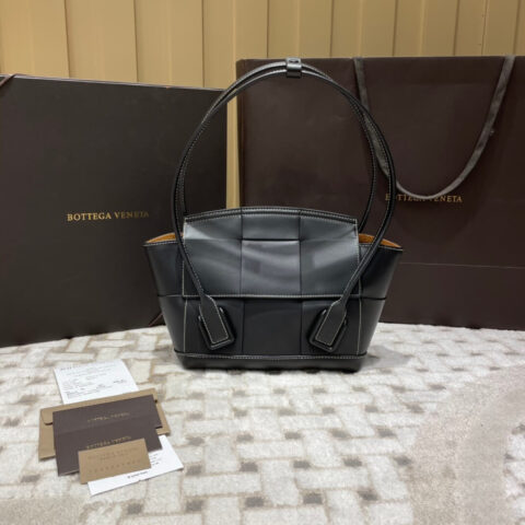 Bottega Veneta The Arco 33 BAG 575943黑色
