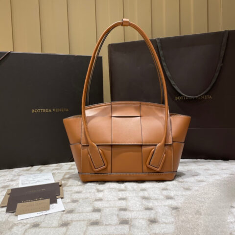 Bottega Veneta The Arco 33 BAG 575943焦糖色