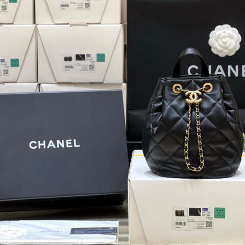 CHANEL 𝟮𝟮𝘀抽绳水桶背包 AS3211黑色
