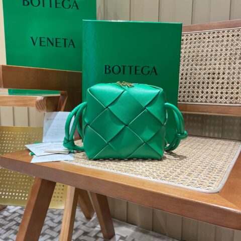 Bottega Veneta CASSETTE 14CM 相机包 701915鹦鹉绿