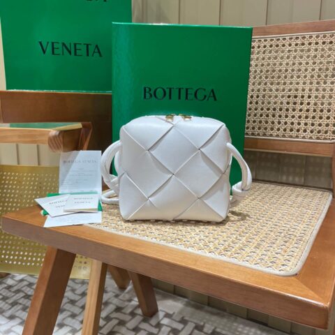 Bottega Veneta CASSETTE 14CM 相机包 701915白色