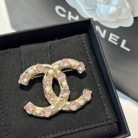 新款☑️CHANEL香奈儿金色双c粉桃心胸针