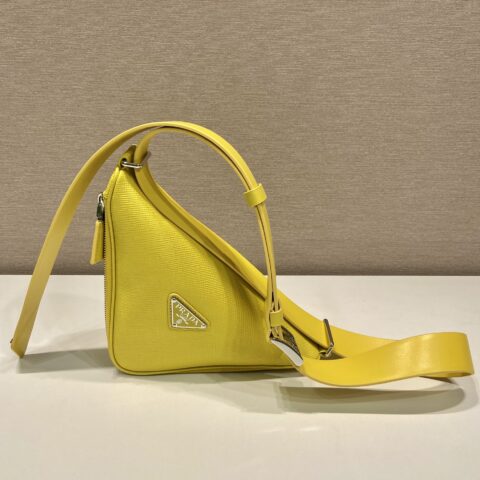 PRADA普拉达进口十字纹牛皮腰带三角包2VL039