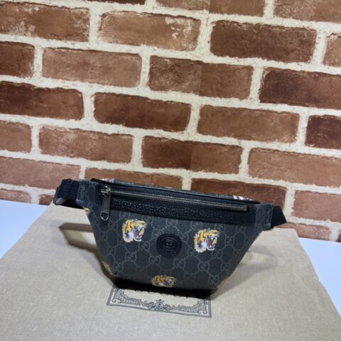 GUCCI古驰饰虎头印花Bestiary系列腰包675181