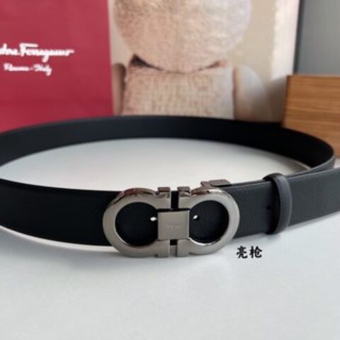 Salvatore  Ferragamo菲拉格慕男士3.5cm精致专柜版型双圈马蹄金属扣，头层牛皮双面腰带