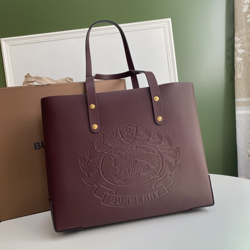 Burberry巴宝莉大号 Bur 压花徽章托特包