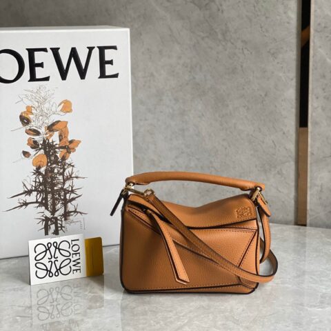 LOEWE罗意威 Mini Puzzle bag几何包 0338焦糖色18CM