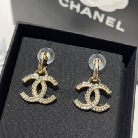 新款☑️CHANEL香奈儿双c满钻耳钉耳环
