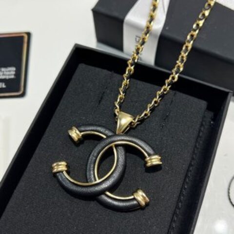 新款☑️CHANEL香奈儿双c黑皮绳项链