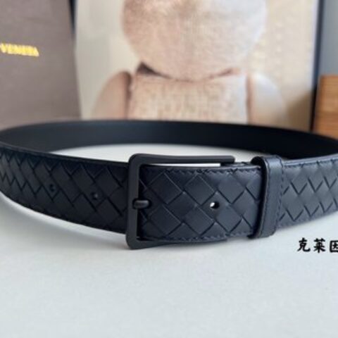 BV保碟家   进口小牛皮编织的小方格成为典型标识3.5cm腰带