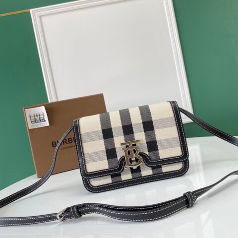 Burberry巴宝莉TB 专属标识锁扣包