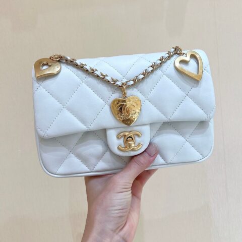 CHANEL CF限量版爱心吊坠链条包 AS3457白色