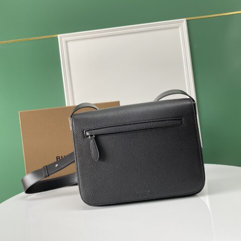 Burberry巴宝莉意大利鞣制粒纹皮革肩背包