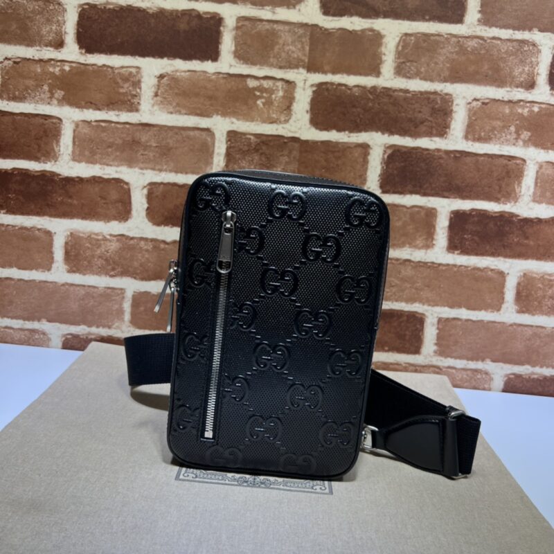 GUCCI古驰GG印花压纹单肩斜挎包700431