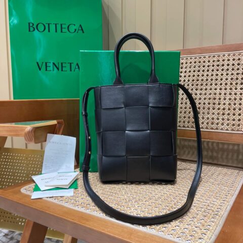 Bottega Veneta MINI CASSETTE TOTE 22CM BAG 709341黑色