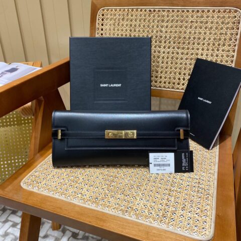 YSL 𝗠𝗮𝗻𝗵𝗮𝘁𝘁𝗮𝗻 𝗖𝗹𝘂𝘁𝗰𝗵 手拿包 695949