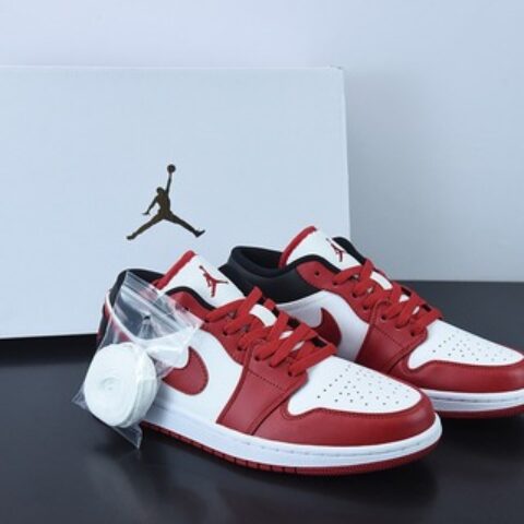 Air Jordan 1 Low "Chicago Bulls" AJ1 乔1黑白红低帮运动鞋 货号：DC0774-160